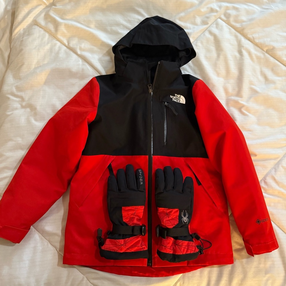The Northface Fresh Tracks Triclimate Gore-Tex Jacket - with gloves to match